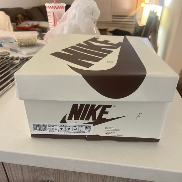 Olive green-size 7 women - reverse travis Scott’s